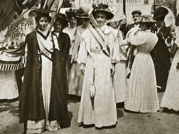 Gaun Putih Lambang Suffragette| Foto: Beautynesia