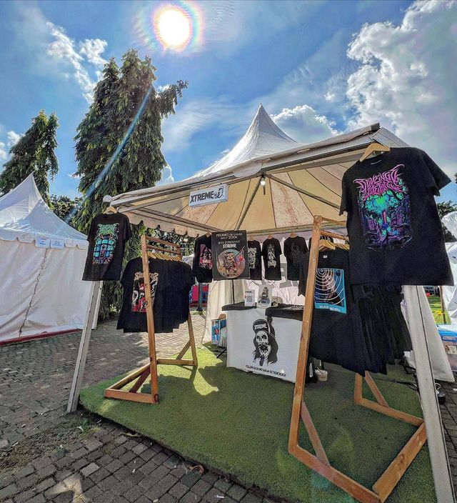 Salah satu stand di JakCloth Reload Summerfest 2023. | Foto: xtrememerch/Instagram