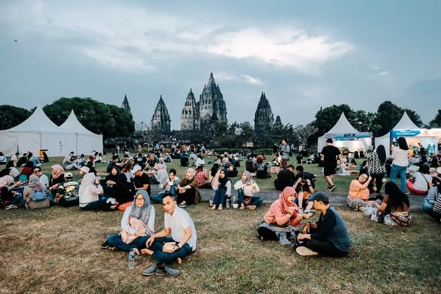 Suasana syahdu bercengkrama di Prambanan Jazz Festival. | Foto: prambananjazz/Instagram