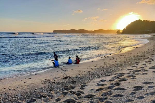 Pantai Tambakrejo - Harga Tiket Masuk & Spot Foto Terbaru 2023