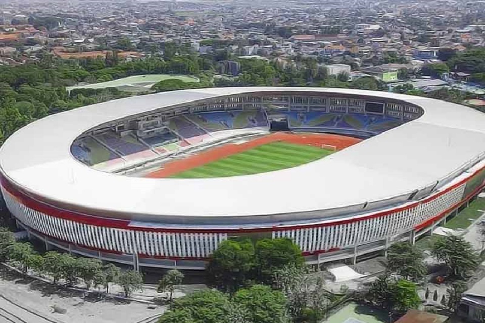 Stadion Manahan Solo menjadi venue semi final dan final Piala Dunia U-17 | sumber foto:vivagoal.com