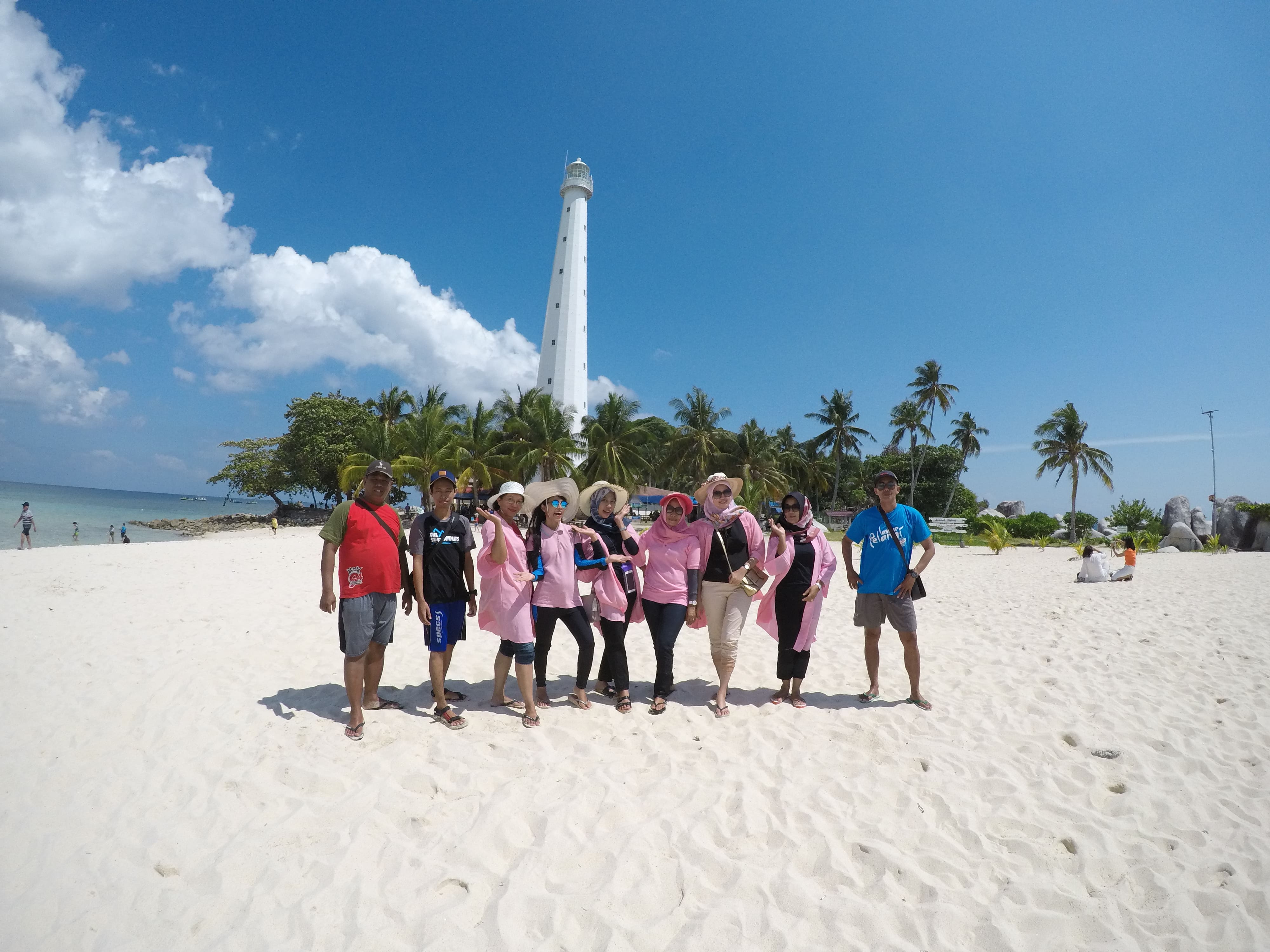 Pulau Lengkuas Belitung | Sumber : Travelin Belitung