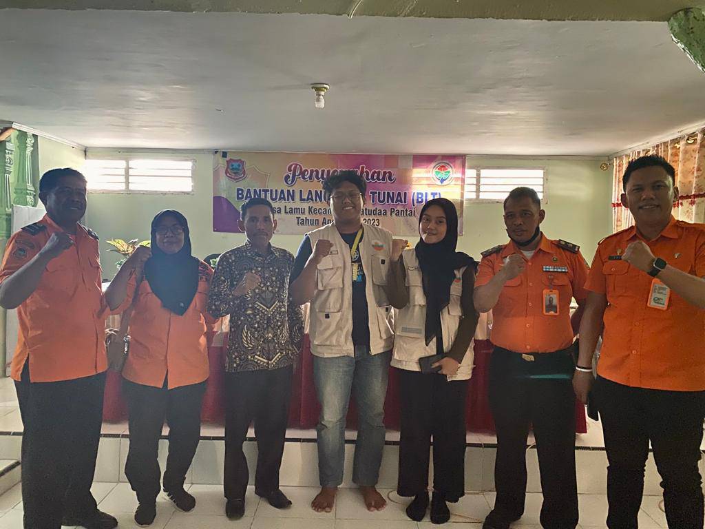 Mahasiswa KKN-PPM UGM berkolaborasi dengan BPBD Kabupaten Gorontalo dalam meningkatkan keawasan masyarakat akan bencana | Sumber: Vania Adelia