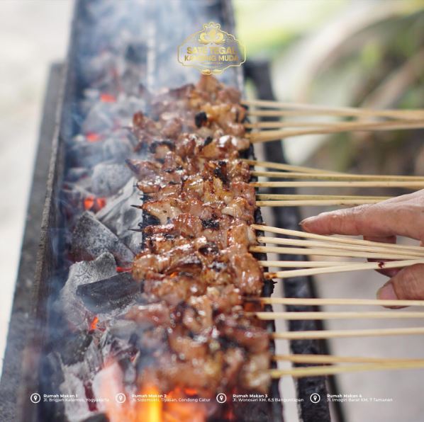 Proses Pembakaran Sate Balibul | Instagram/sategal_lamb