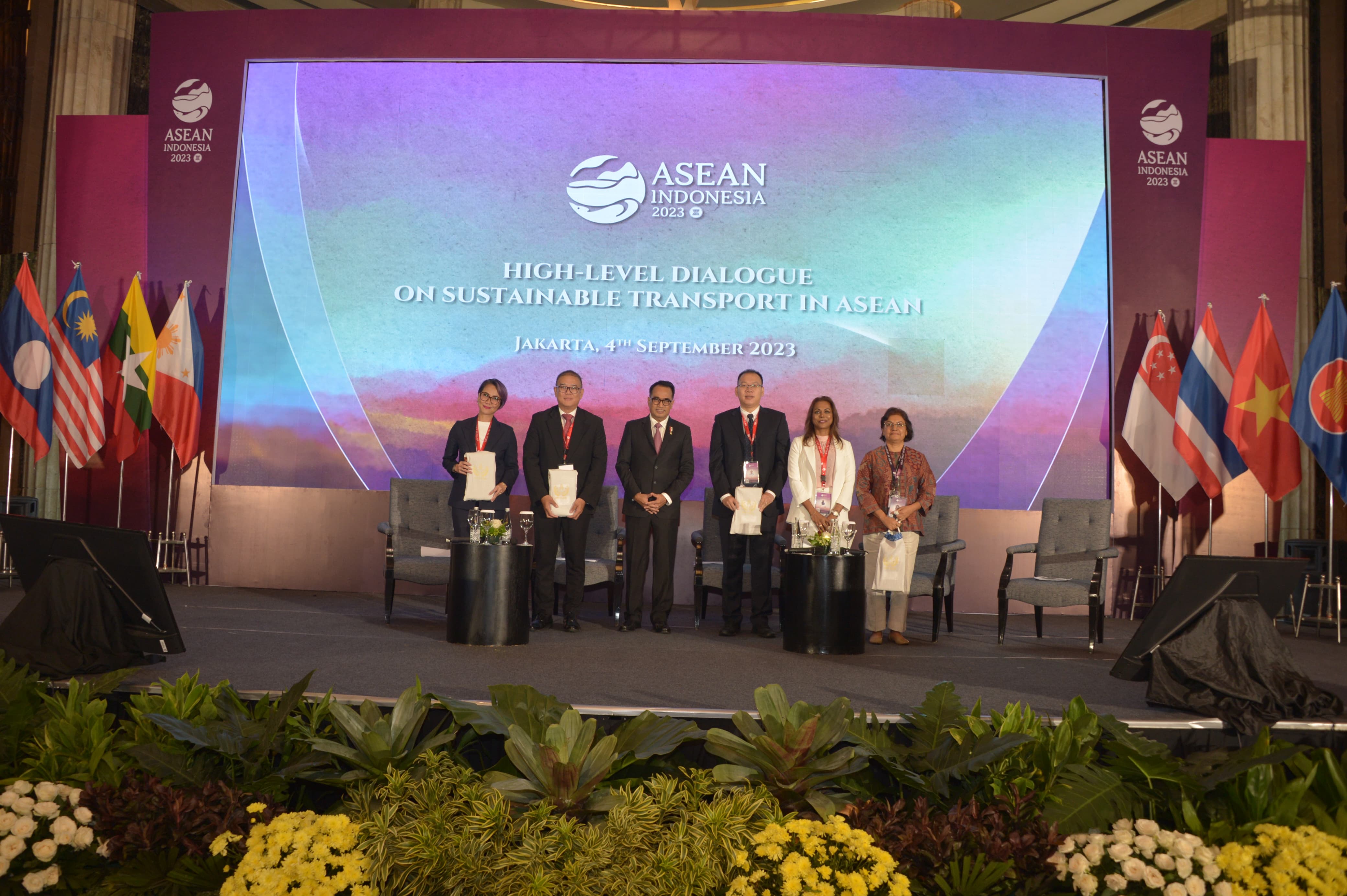 Budi Karya Bersama Delegasi ASEAN dalam High-Level Dialogue on Sustainable Transport in ASEAN