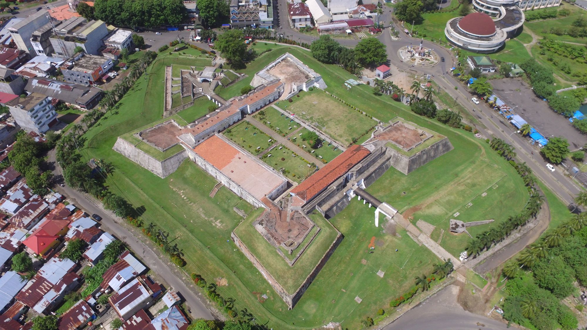 Fort Marlborough Si Kura-Kura Beton