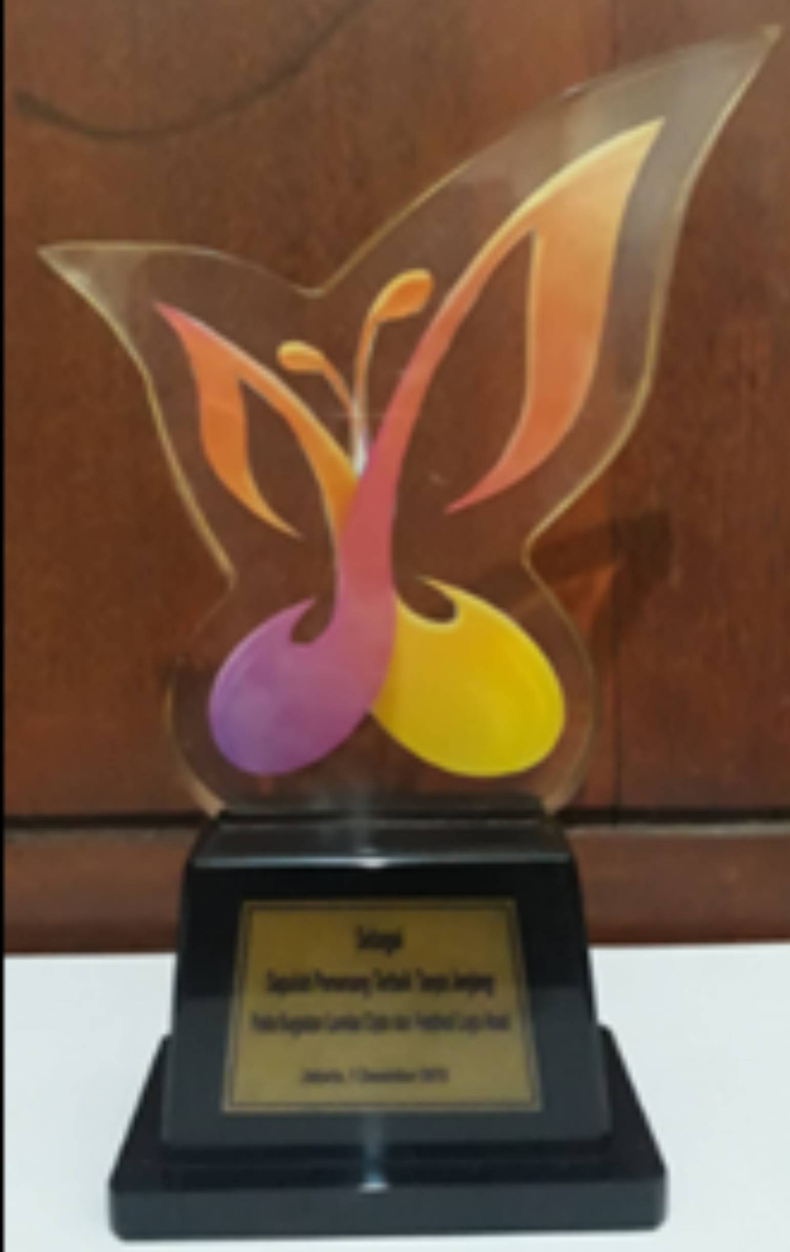 Piala dan Piagam Penghargaan Pencipta Lagu Anak Terbaik, Nursanti Riandini