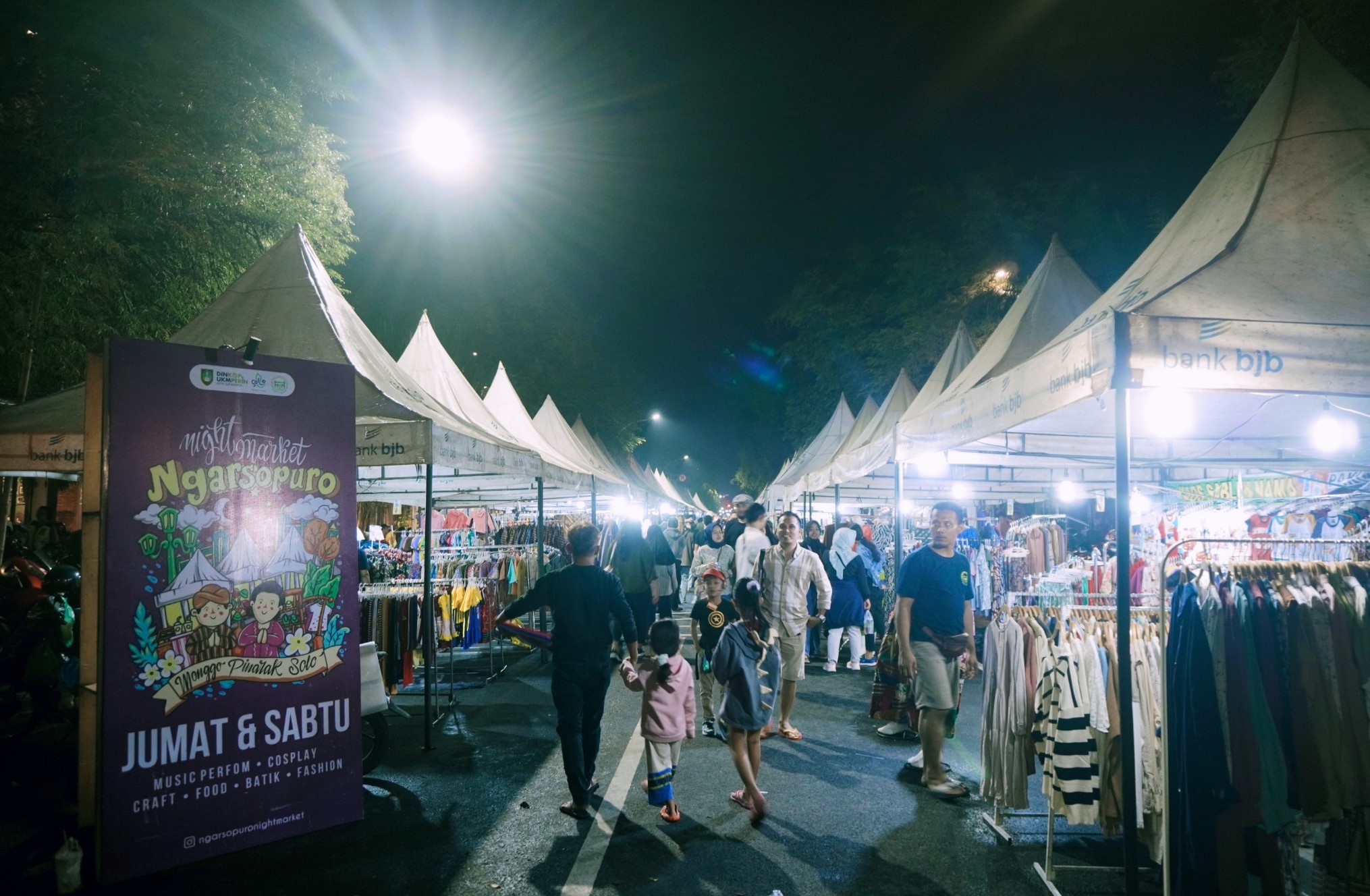 Night Market Solo di daerah Ngarsopuro depan Pura Mangkunegaran