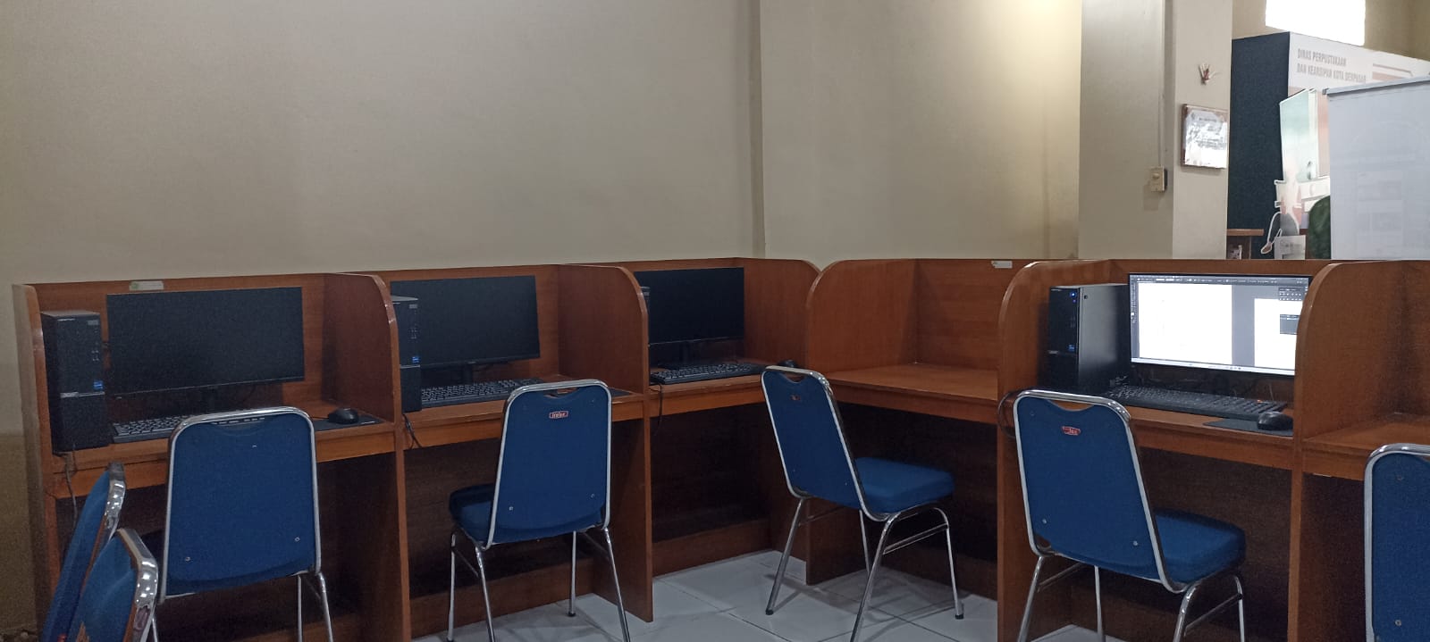 Area Komputer Perpustakaan Kota DenpasarSumber: Pribadi