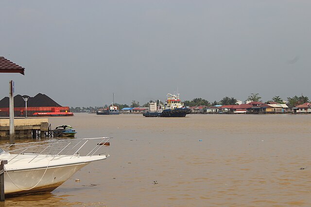 Sungai Barito © Ilham Mufti Laksono on Wikimedia commons