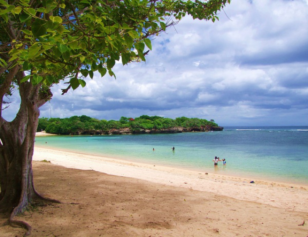 10 Pantai Terbaik di Indonesia versi Travelers' Choice