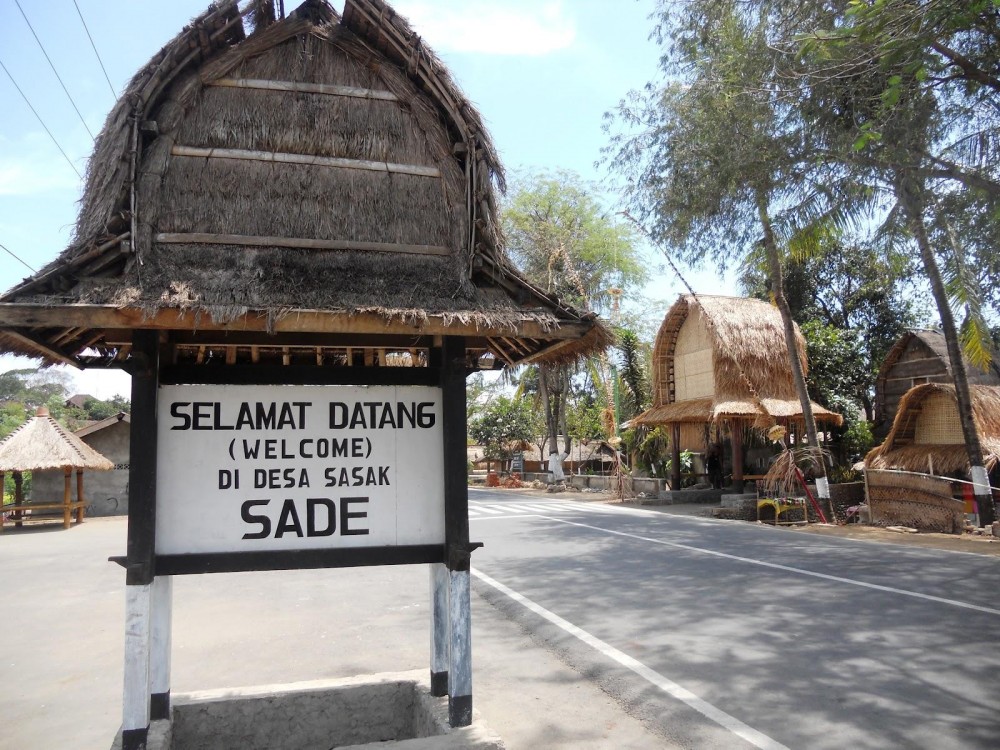 10 Bali Baru: Mandalika dan Pesona Desa Sasak Sade dengan Tradisinya