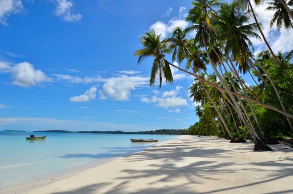 6 Rekomendasi Tempat Wisata di Maluku yang Terkenal
