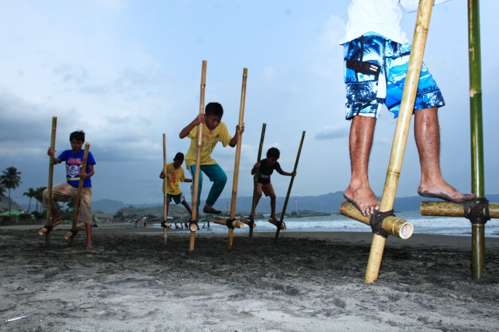 Bunda, Yuk Kenalkan Pada Anak Permainan-permainan Tradisional Ini - Permainan Tradisional Yang Berasal Dari Yogyakarta