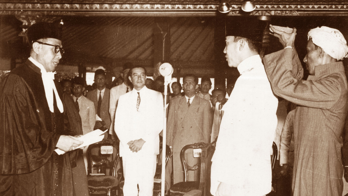 Sejarah Hari Ini (17 Desember 1949) - Pelantikan Sukarno sebagai