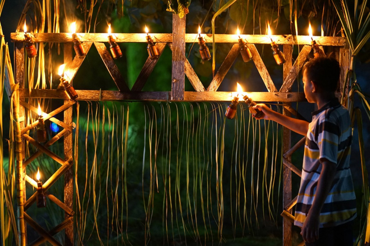 Makna Setiap Atribut Tradisi Tumbilotohe di Gorontalo