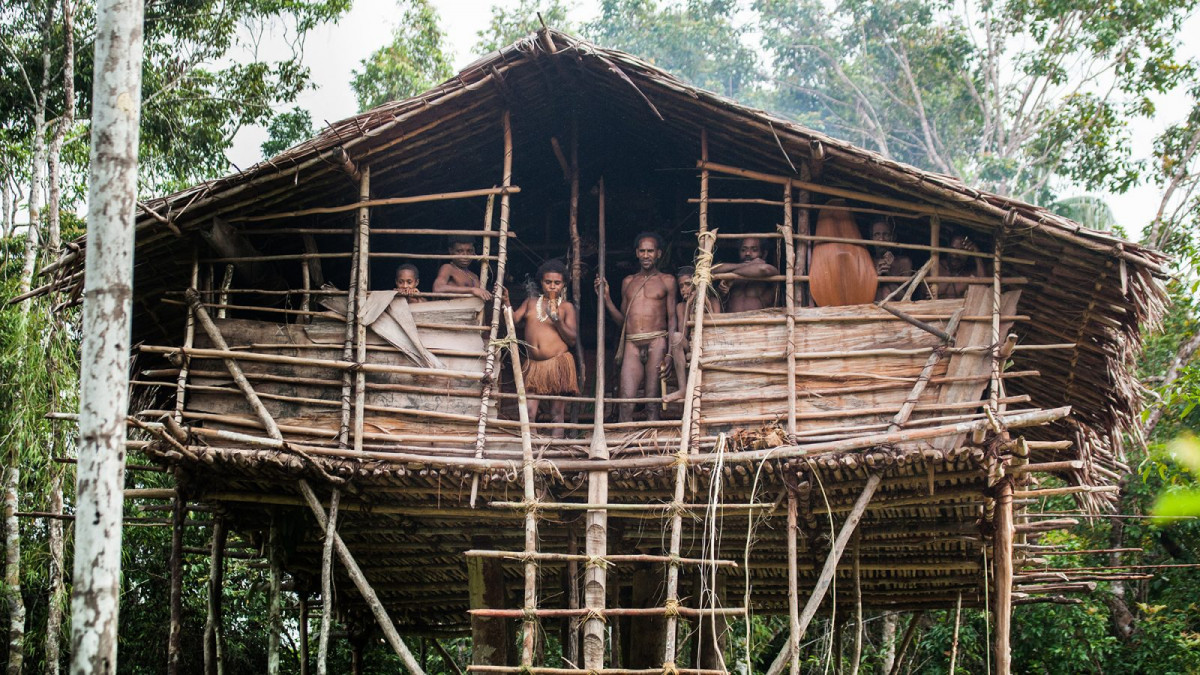 Suku Korowai, Suku Nomaden Pedalaman Papua yang Hidup dari Pohon ke Pohon