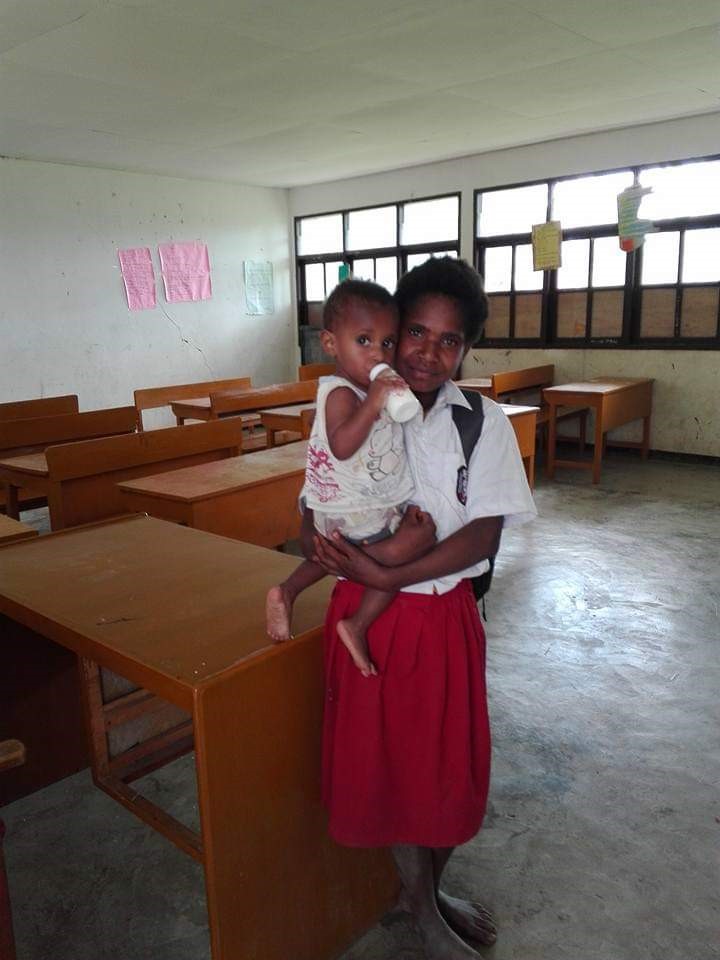 Anak-anak di Papua ingin bersekolah dengan layak seperti anak-anak di Jawa | Foto: Dok. Hendro