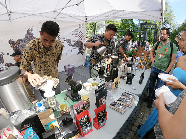 Kopi-kopi Indonesia juga menjadi daya tarik tersendiri | Foto: KBRI Oslo