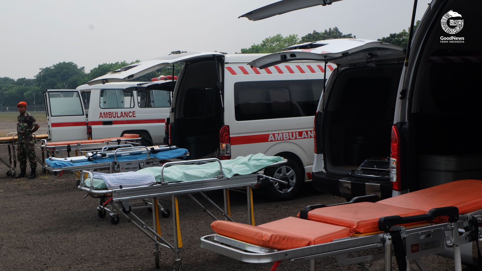 Ambulans berjejer rapi untuk memudahkan pertolongan pada korban | Foto: Aditya Jaya/GNFI
