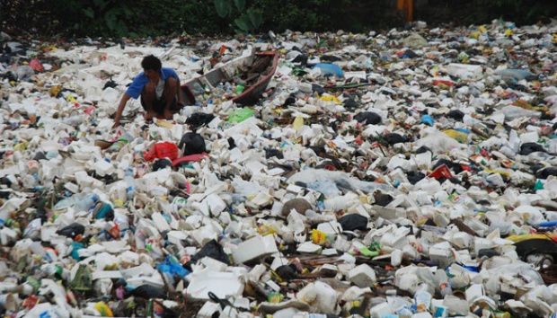 Sampah Plastik (sumber : Tempo.co)