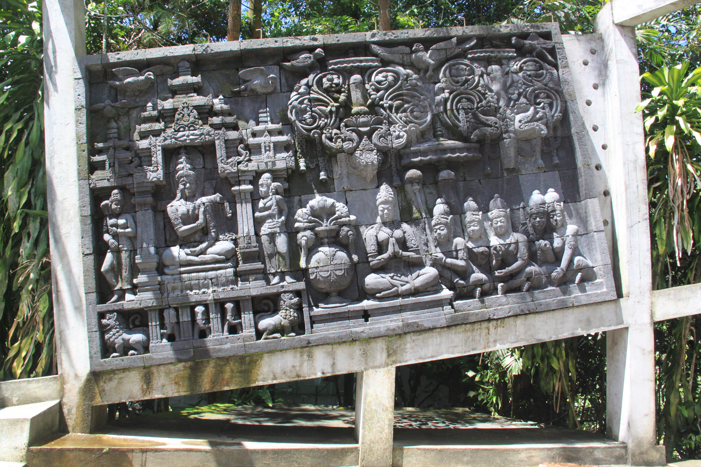 Replika relief Candi Borobudur