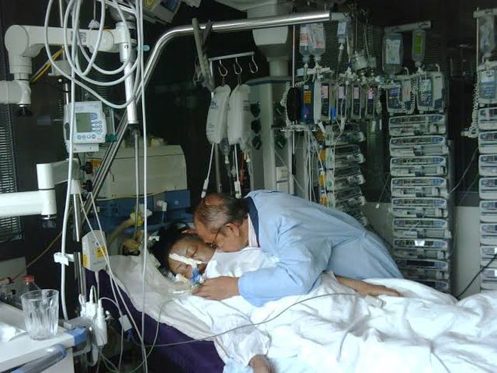 Ainun Habibie saat dirawat di Jerman | Foto : Gridhealth