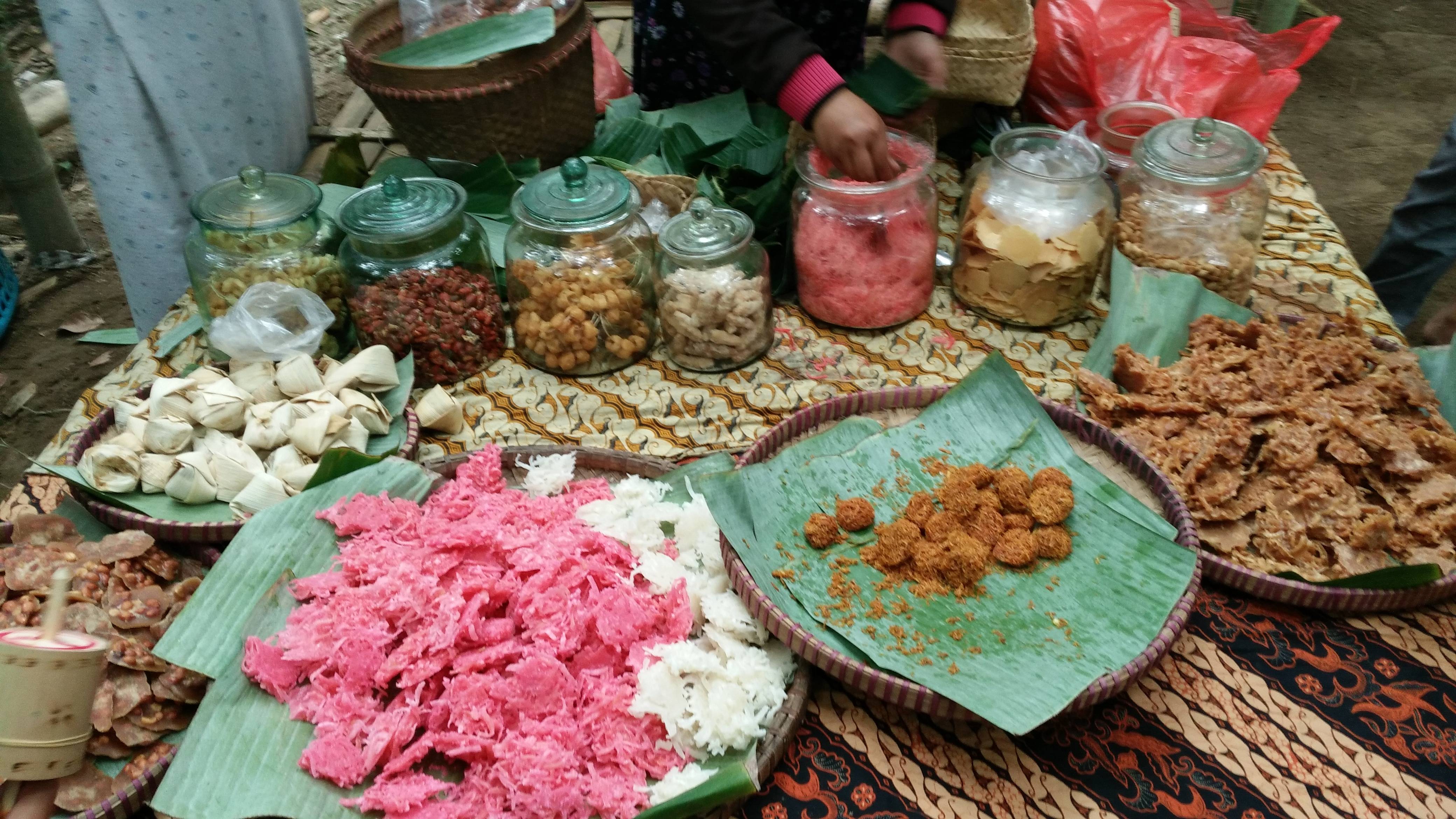aneka kuliner tradisional | foto : MS Fitriansyah/Travelingyuk