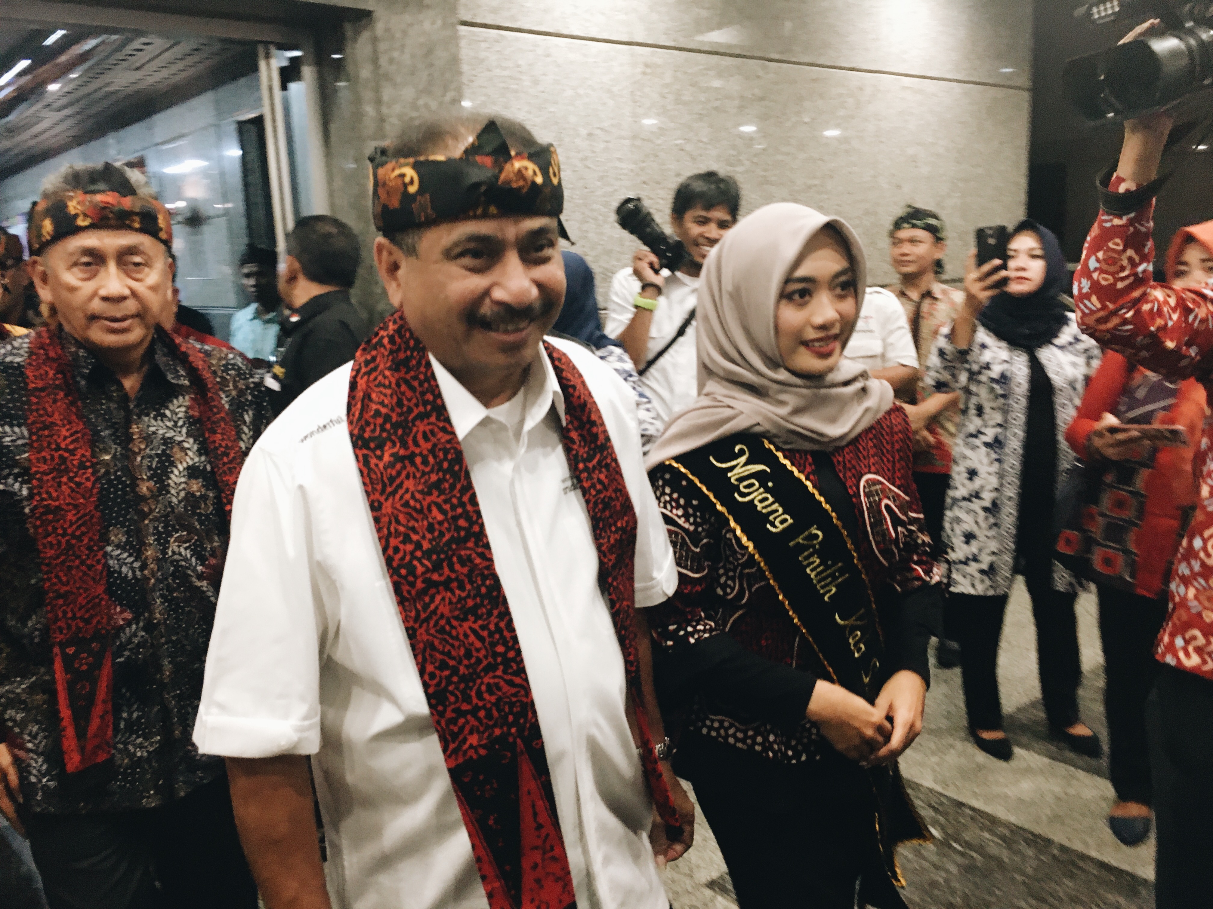 Menteri Pariwisata Arief Yahya saat memasuki ruangan | Foto : Asriyati/GNFI