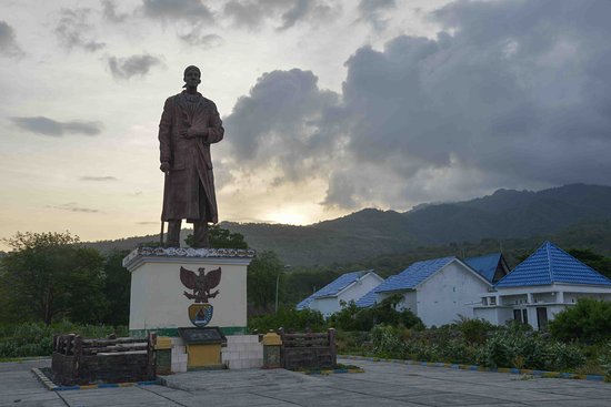 Patung Jenderal Sudirman di Alor l Sumber: tripadvisor.com
