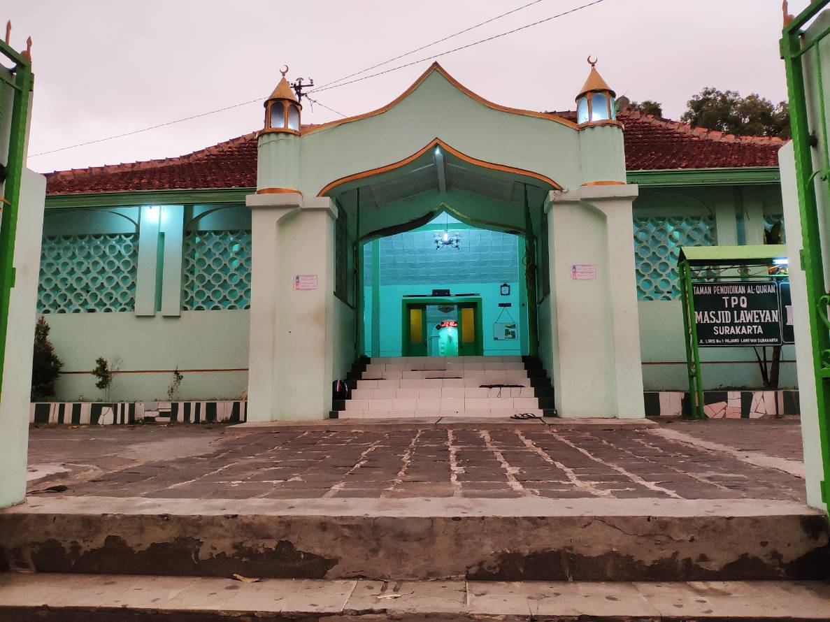 Masjid Laweyan tampak dari depan | Foto: Vita Ayu Anggraeni