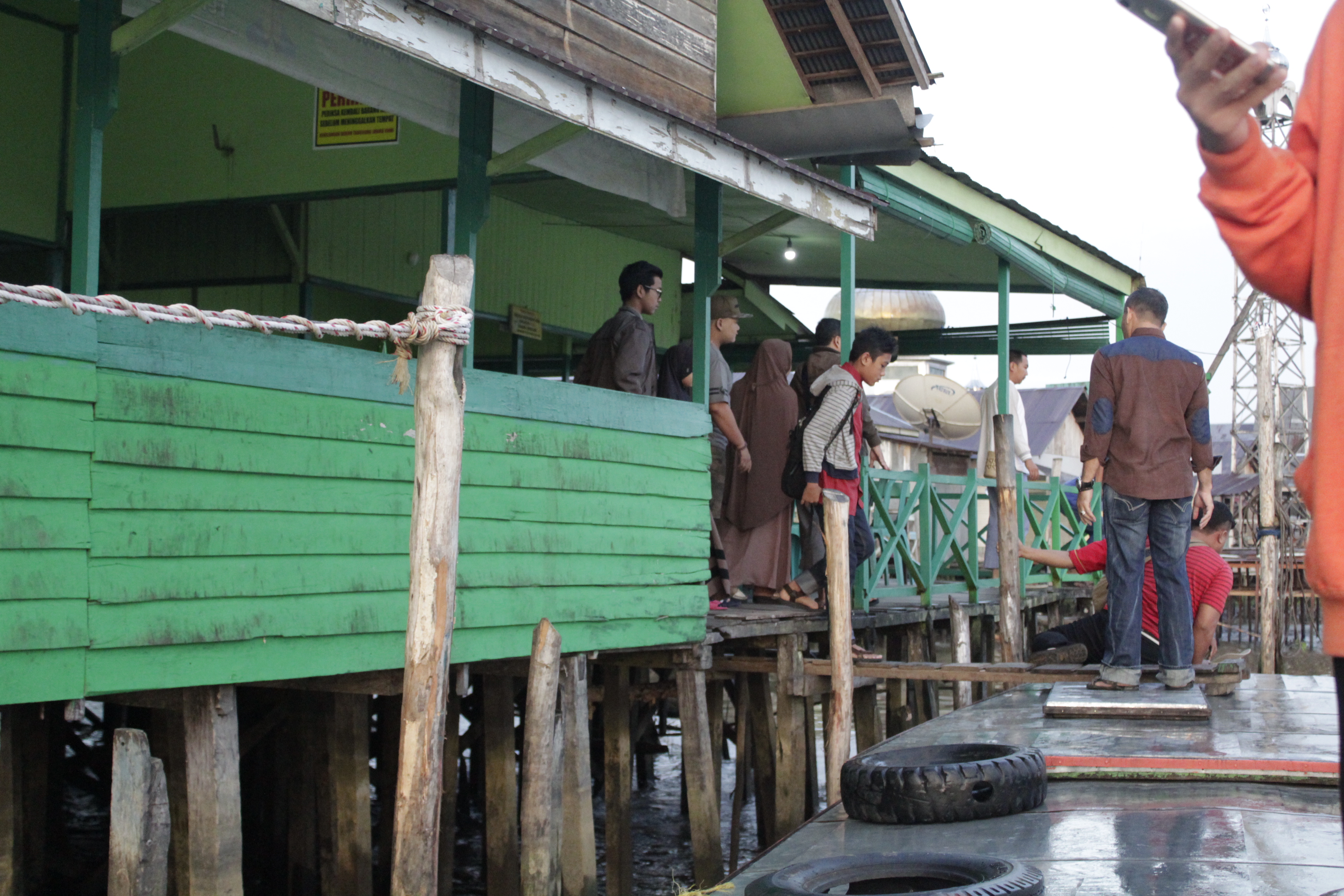 Dermaga di Soto Bang Amat untuk menaiki kelotok | Foto: Vita Ayu Anggraeni / GNFI