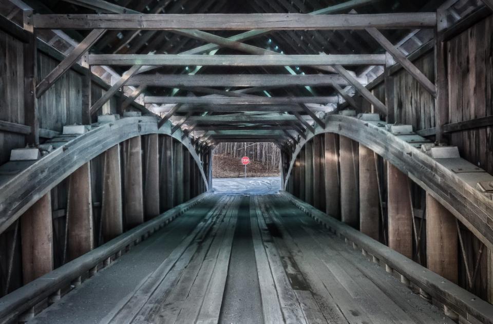 Sebuah jembatan di Vermont (Foto: iStock via Forbes)