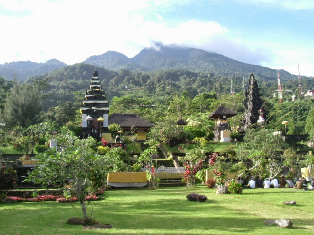Kawan GNFI akan dimanjakan dengan pemandangan sekitar Gunung Salak | Blog Indonesia