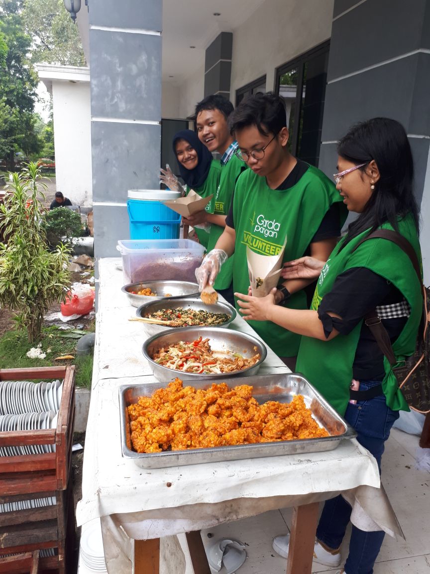 Dalam melakukan food rescue, Garda Pangan tetap jaga kualitas makanan | Foto: Dok. Garda Pangan