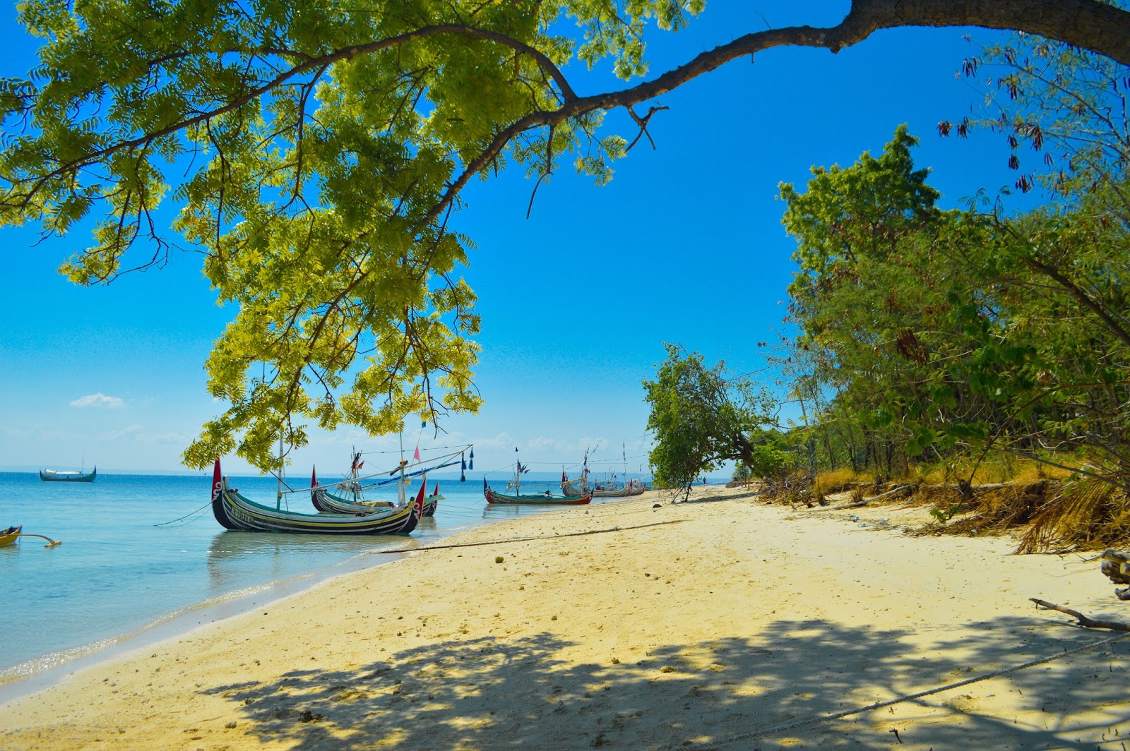 Pulau Giliyang | Foto: travellink-indonesia.com