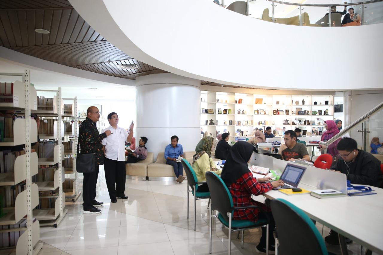 Salah satu ruang baca di Perpustakaan Nasional Republik Indonesia | Foto: setneg.go.id