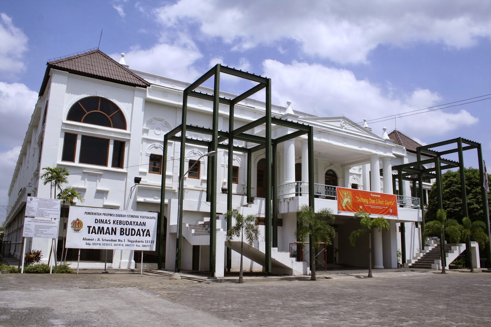 Museum Kolong Tangga (https://kolongtangga.blogspot.co.id/)