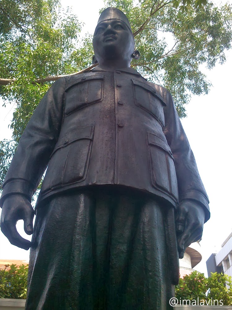 Gubernur Suryo . Gubernur pertama Jawa Timur pada tahun 1945.