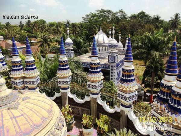 Masjid Tiban mengusung konsep ramah lingkungan (via detik.com)