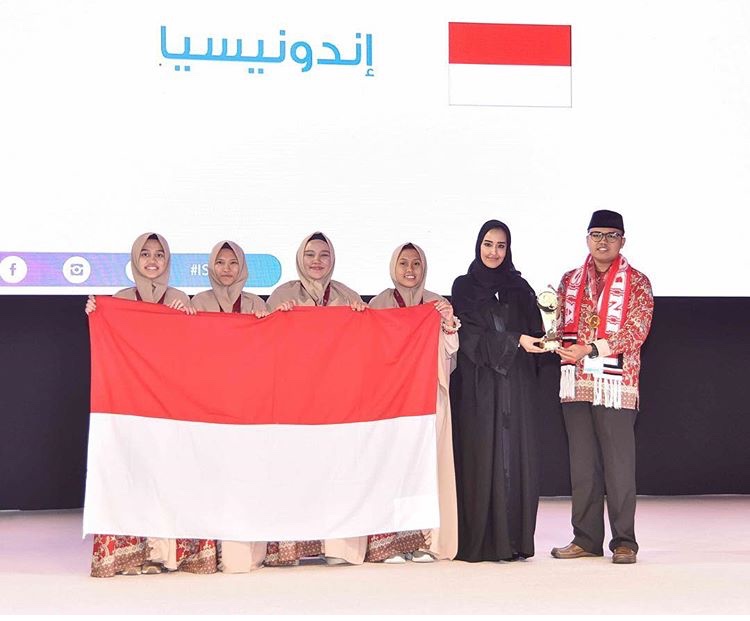 Tim Indonesia Meraih Juara Pertama pada Kompetisi Debat Bahasa Arab Internasional ke-4 Kategori Sekolah Penutur Asing