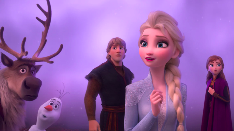 Sven, Olaf, Kristoff, Elsa, dan Anna di film Frozen 2. Foto: Disney/Forbes