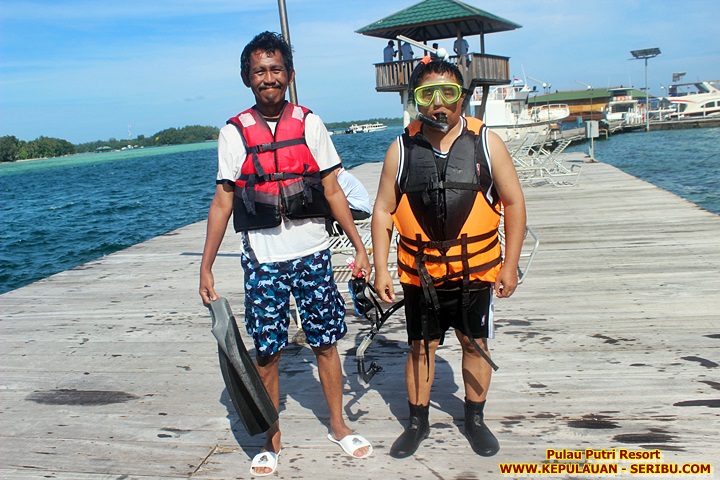 Snorkeling di Pulau Putri Resort Wisata Pulau Seribu