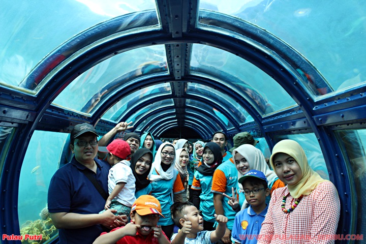 Tunnel Aquarium Pulau Putri Resort Kepulauan Seribu