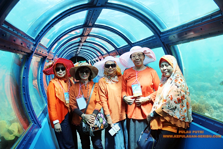 Tunnel Aquarium Pulau Putri Resort Wisata Pulau Seribu