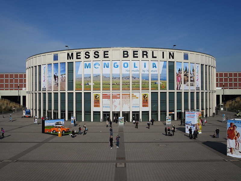Gedung Messe Berlin yang menjadi lokasi penyelenggaraan pameran ITB Berlin 2017 © Travelarz / CC BY-SA 4.0 (via Wikimedia Commons)