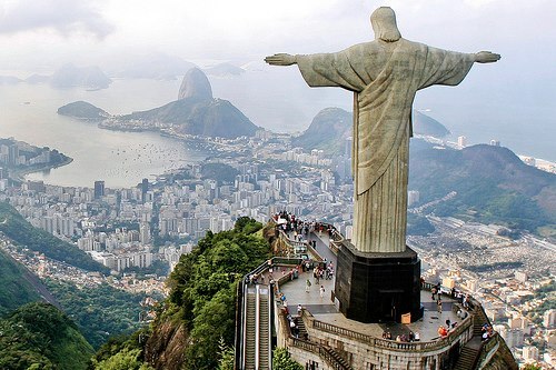 Patung Yesus di Brasil (©thephenomena)