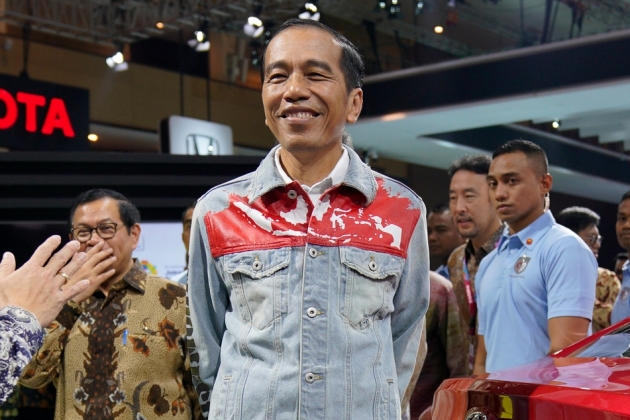 Jaket merek lokal, Never Too Lavish yang dipakai presiden Jokowi