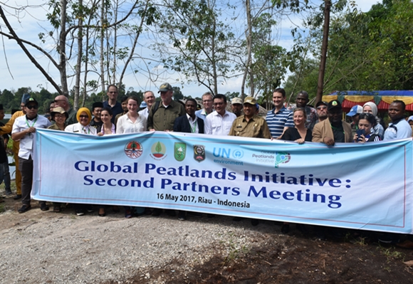 Kunjungan Anggota Global Peatlands Initiative ke Riau. Foto : Dokumentasi Pribadi