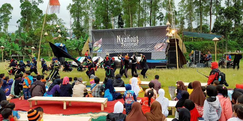 Festival Nyaneut pad aOktober 2016 lalu (sumber : kompas.com)